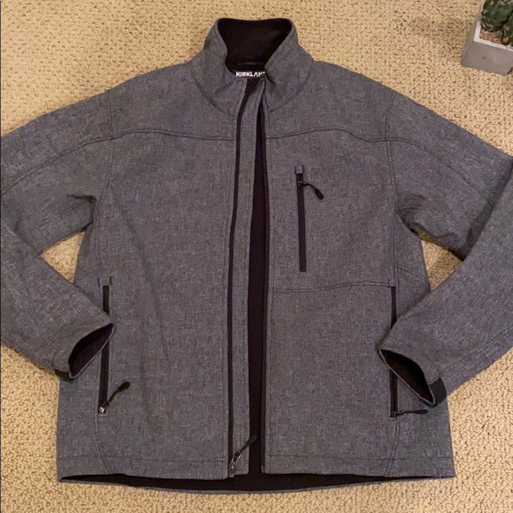Men’s gray jacket